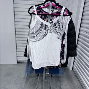 Torrid | Sleeveless Tank with Ikat Design in White and Black | size 2